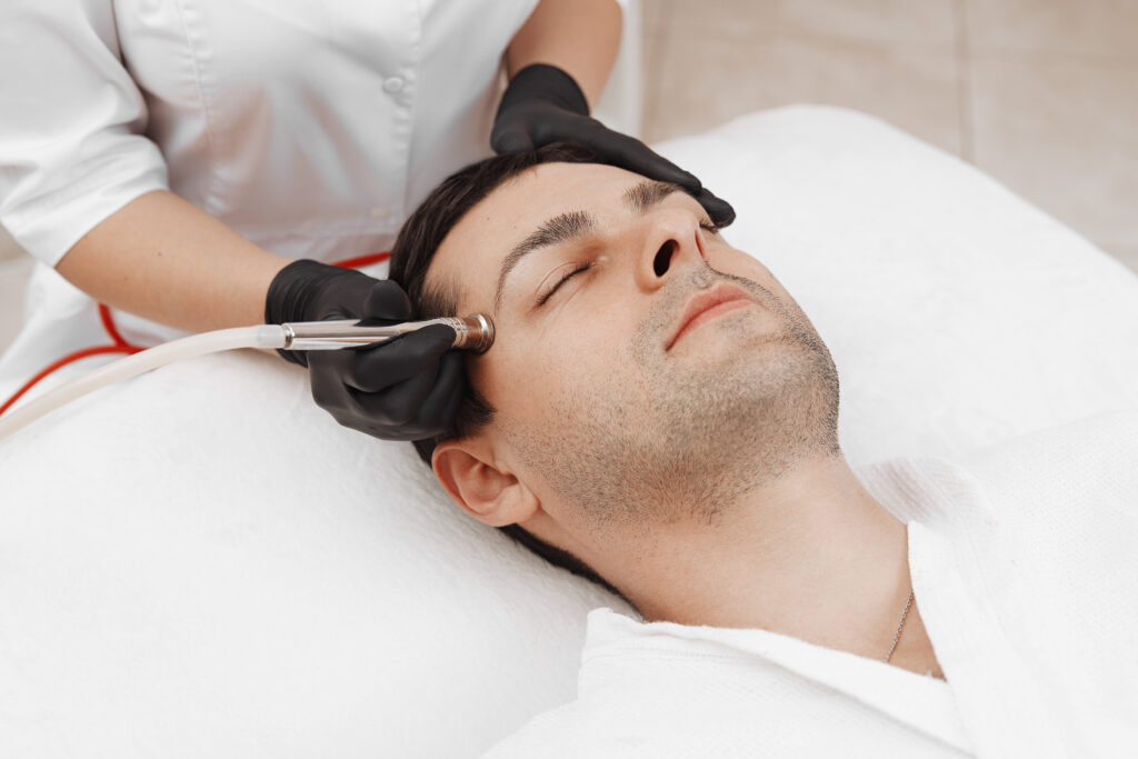 The,Cosmetologist,Makes,The,Procedure,Microdermabrasion,Of,The,Facial,Skin